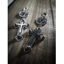 Boucles d'oreilles argentées goth croix 666 Spiky Sanctus Dei 666