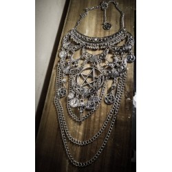 copie de Collier plastron argenté lune Skullbird 666